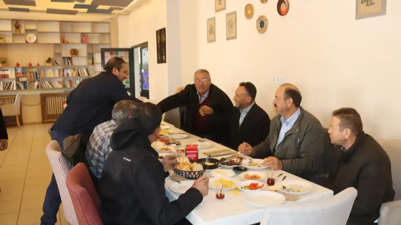 Yılmaz Tozan Eşme Kahvaltı 1