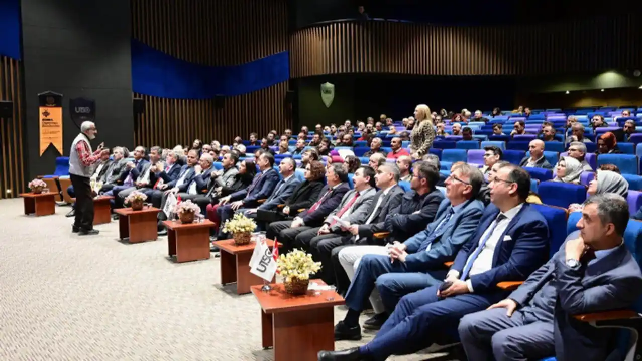 Uşak’ta Eğitimciler Prof. Dr. Aytaç Açıkalın’ı Dinledi 2