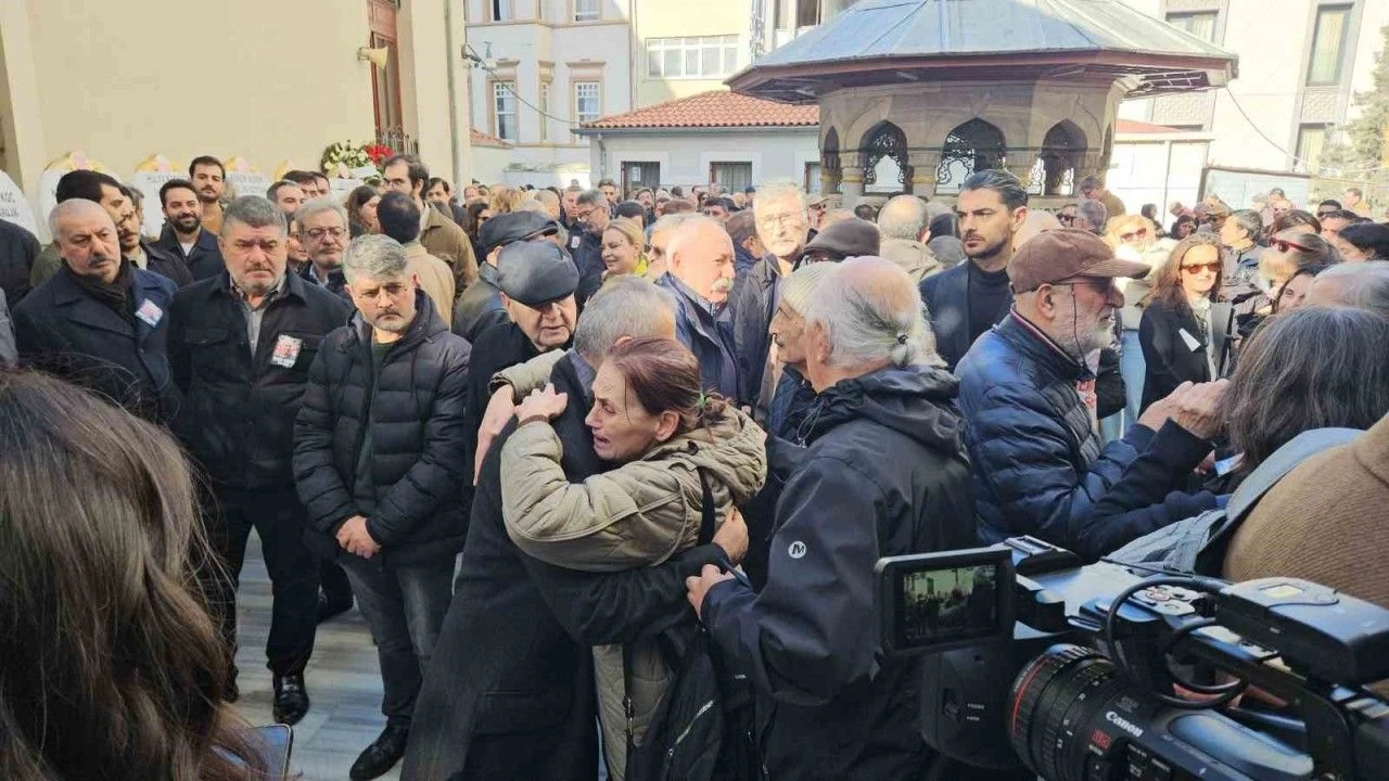 Usta Yonetmen Serif Goren Son Yolculuguna Ugurlandı