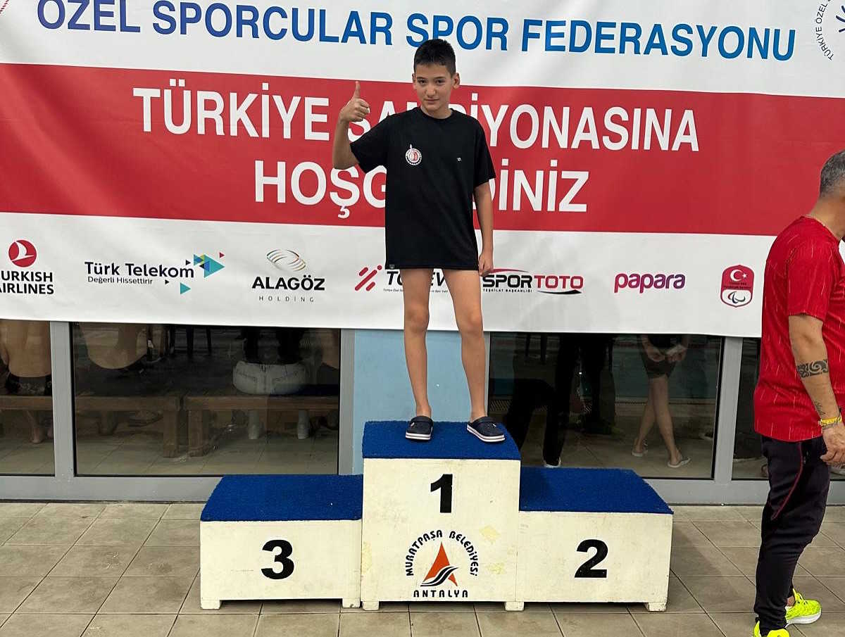 Usak Belediyesinin Ozel Sporcularindan Madalya Yagmuru 1