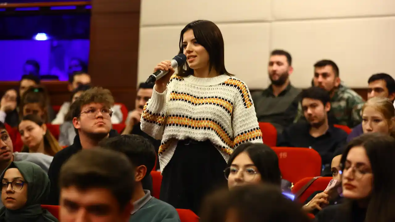 Uşak A Hastaneyi Ben Yapayım, Bakanlık İçini Döşesin 5 5
