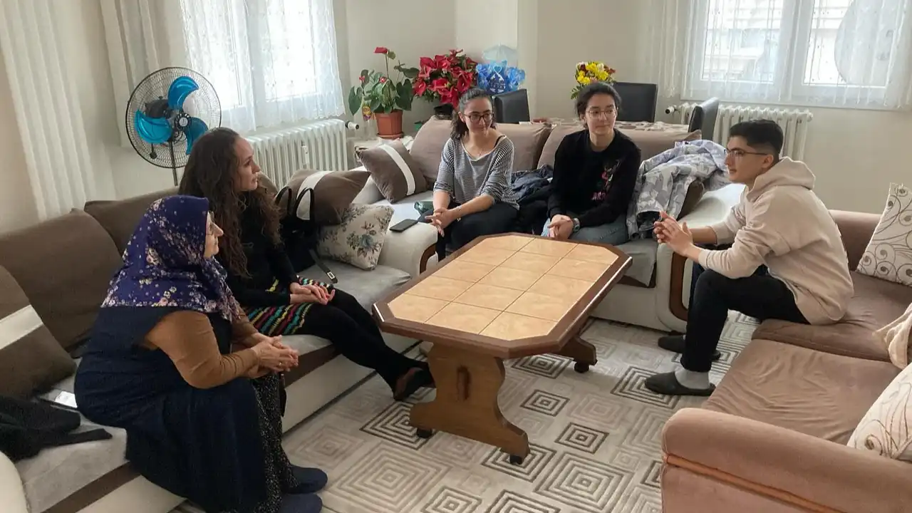 Çiğdem Varol Uşak Üniversitesi Doktor 1 2