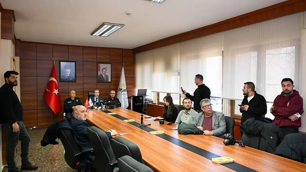 Usak Mart Ayı Asayis Toplantı Vali