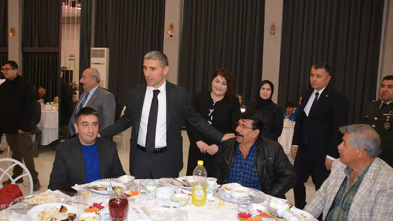 Vali Aktas Banaz Sehit Aile Iftar2