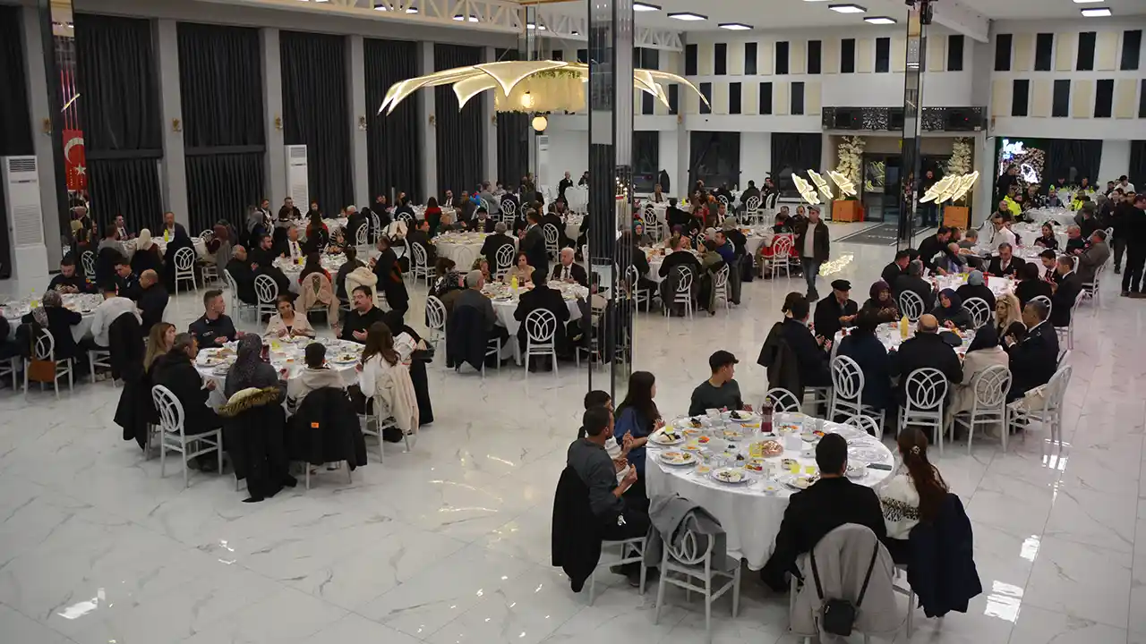 Vali Aktas Banaz Sehit Aile Iftar4