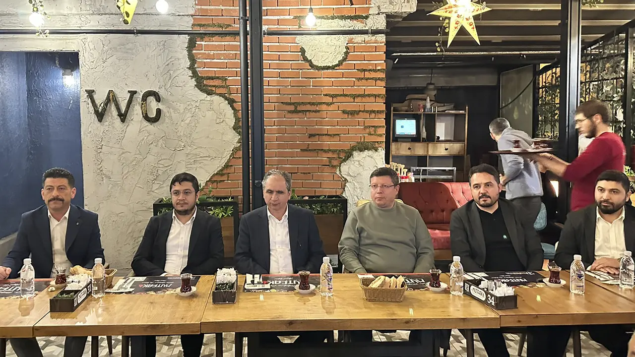 Okay Demir Ismail Güneş Ak Parti Uşak Iftar 1