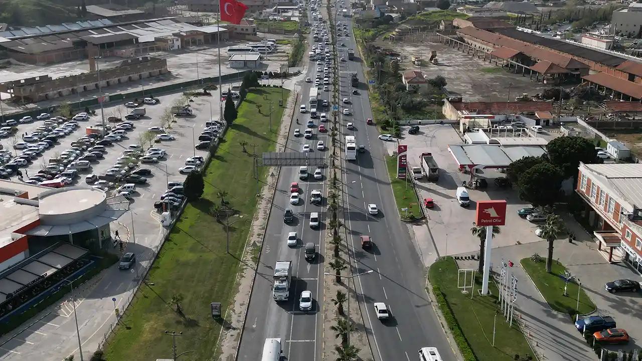 Izmir Usak Bayram Trafigi3