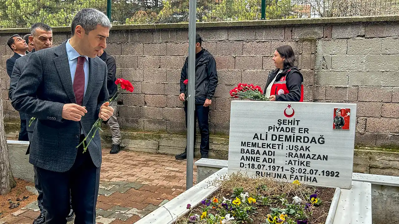 Usak Ramazan Bayramı Arife Sehitlik3