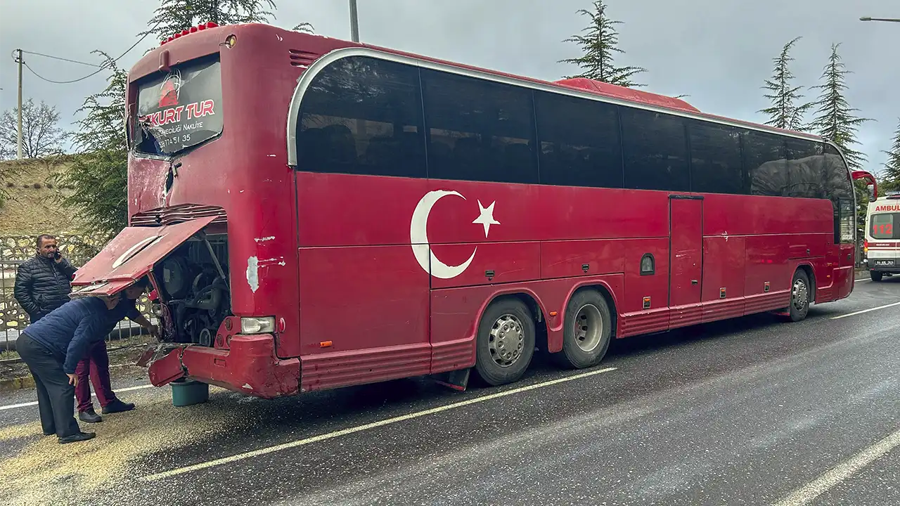 Uşak Işçi Servisi Trafik Kazası 1