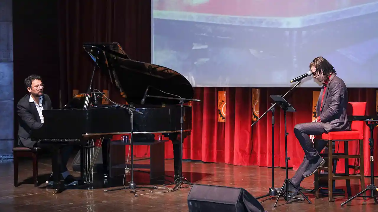 Cemkaraca Barısmanco Usak Konser1