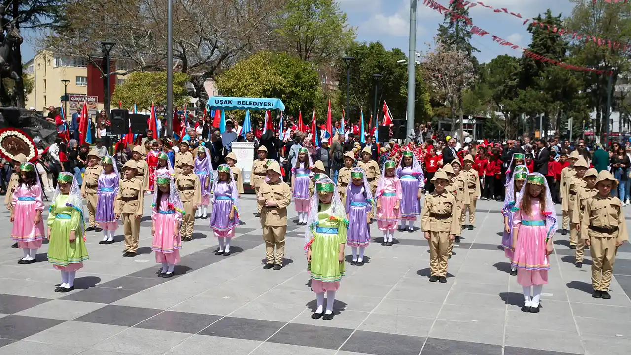 23Nisan Usak Kutlama1