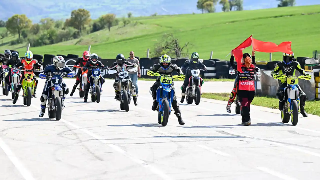 Süper Moto Podyum1