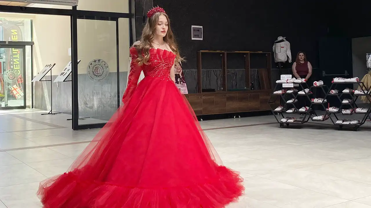 Gelinlik Defile Öğrenci Haber1