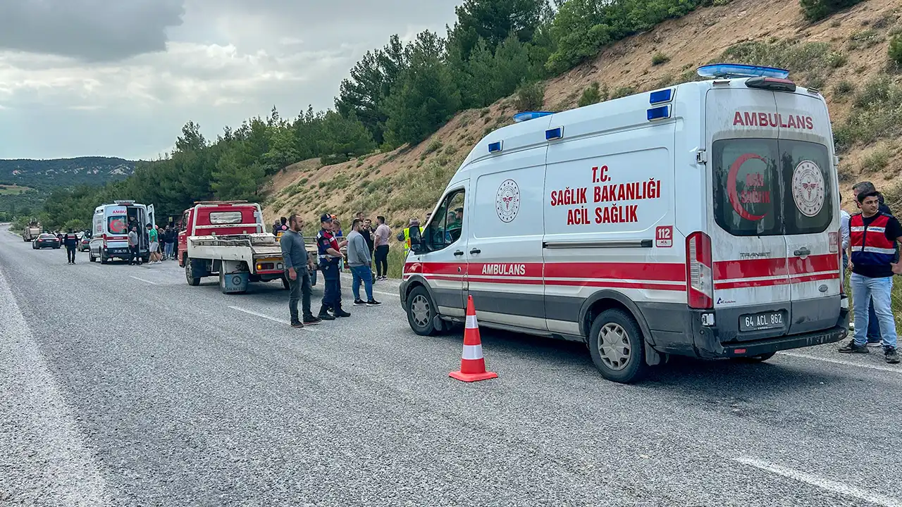 Uşak Sivaslı Takla Atan Araç1