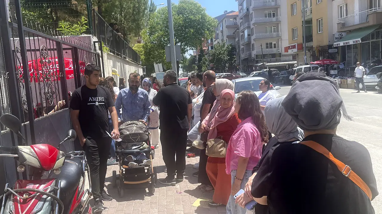 Uşak’ta Lgs Heyecanı: 3.698 Öğrenci Ter Döktü