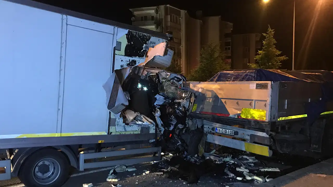 Uşak Banaz Kamyonet Tır Kaza Ölüm2