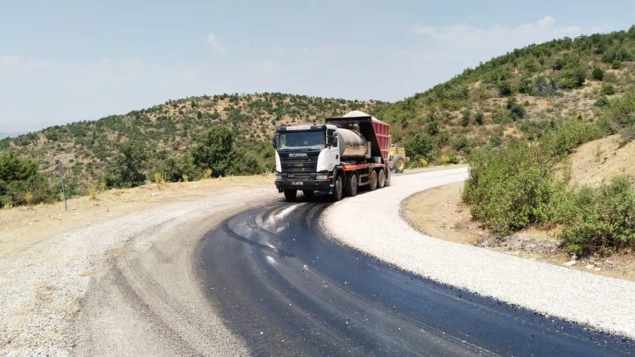 Uşak Cinoğlu Köyü Yol Asfalt1